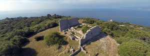 Foto aerea dei ruderi della colonia romana  di Cosa
